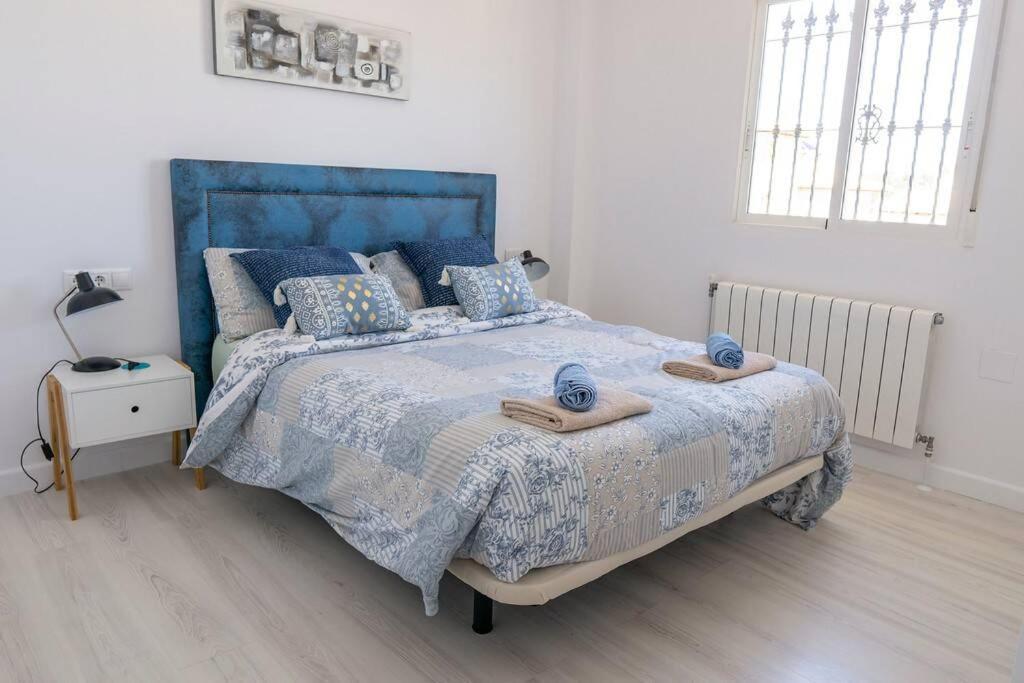 Casa Lilly-Rose, A Beautiful 3 Bedroom Detached Villa A Short Walk To The Villamartin Plaza & Golf Course Dış mekan fotoğraf