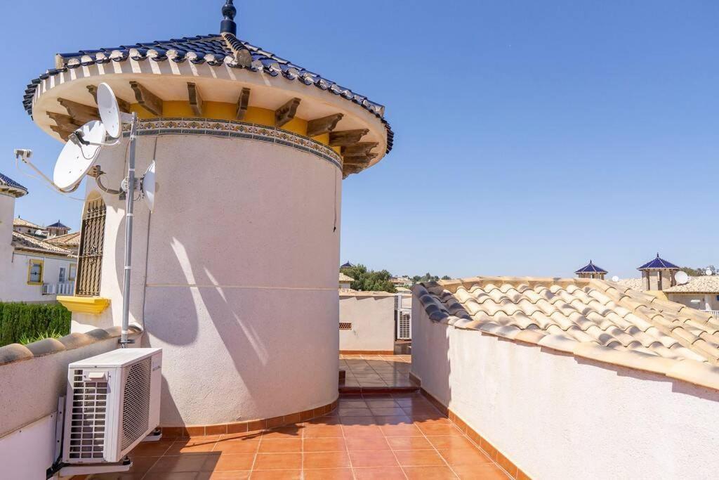Casa Lilly-Rose, A Beautiful 3 Bedroom Detached Villa A Short Walk To The Villamartin Plaza & Golf Course Dış mekan fotoğraf