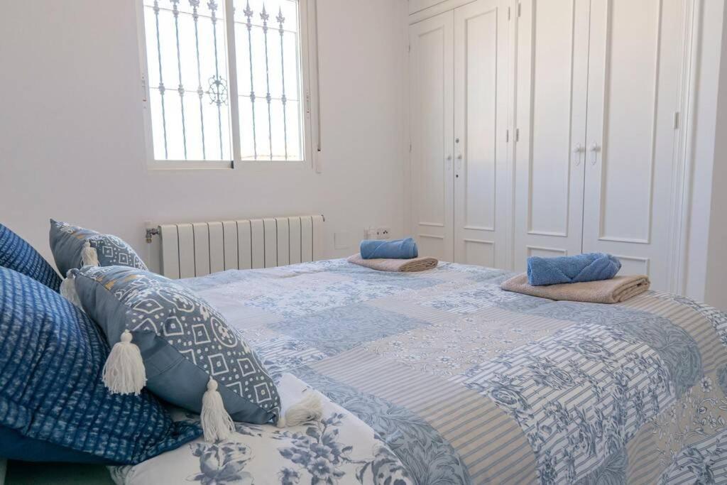 Casa Lilly-Rose, A Beautiful 3 Bedroom Detached Villa A Short Walk To The Villamartin Plaza & Golf Course Dış mekan fotoğraf