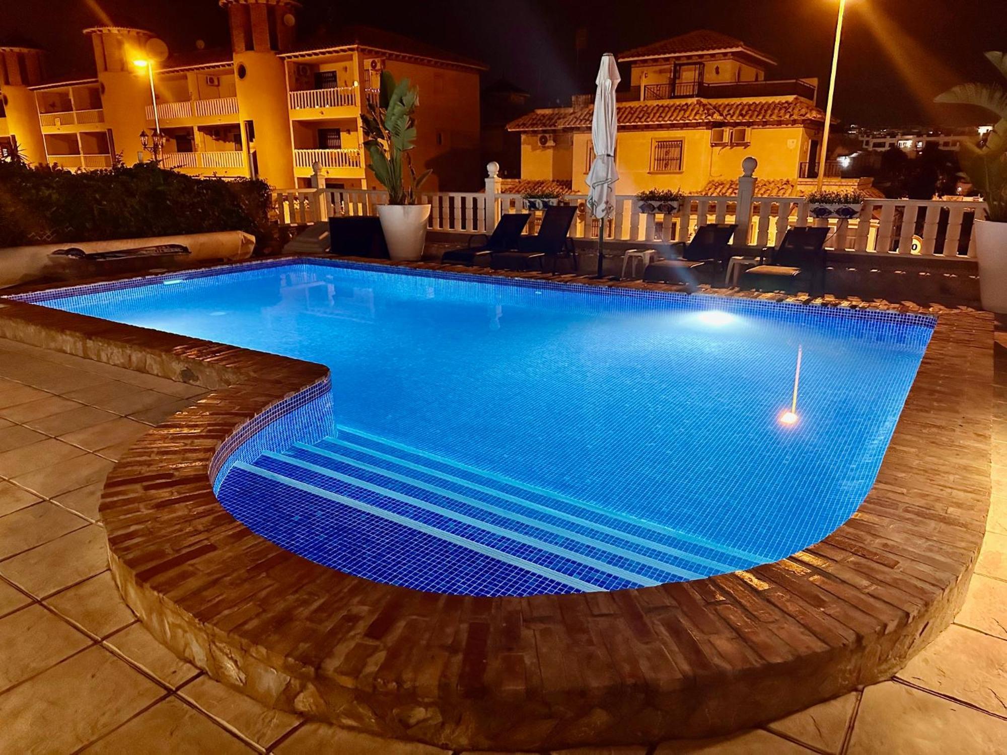 Casa Lilly-Rose, A Beautiful 3 Bedroom Detached Villa A Short Walk To The Villamartin Plaza & Golf Course Dış mekan fotoğraf